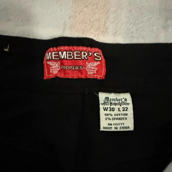 Men's Sleek Black Skinny Jeans - Picture 2 of 5